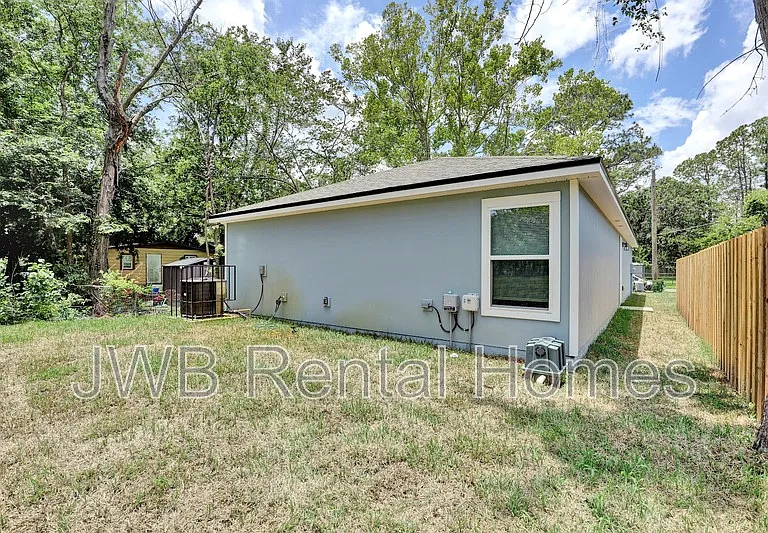 1145 Canal St — Photo 12