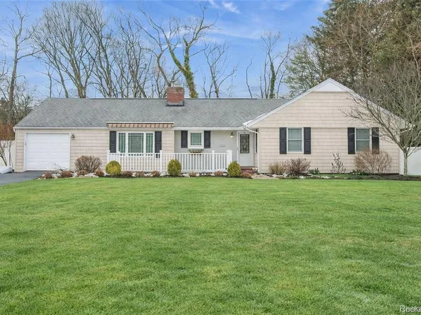 9 Elm Lane NE, Stony Brook, NY 11790