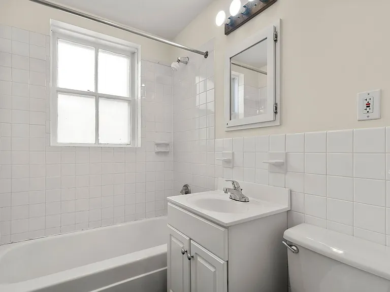 21 Bowdoin St #2C — Photo 11