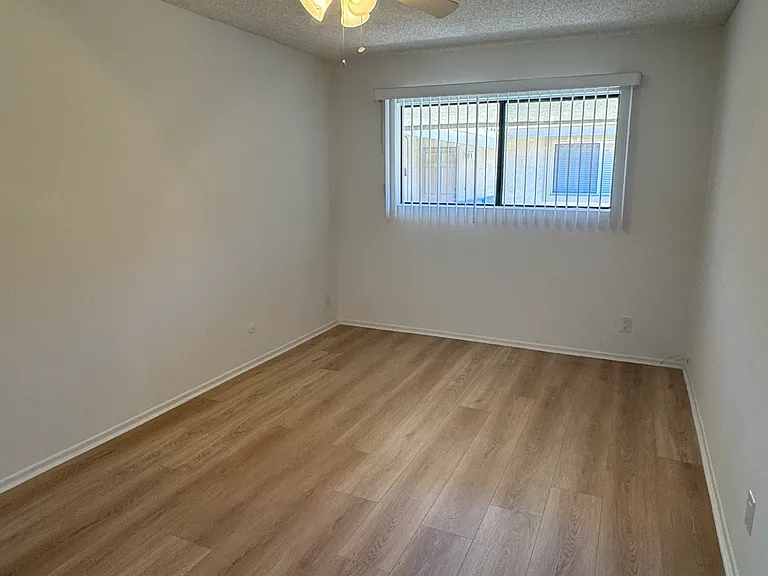 1110 W 10th St #305 — Photo 17