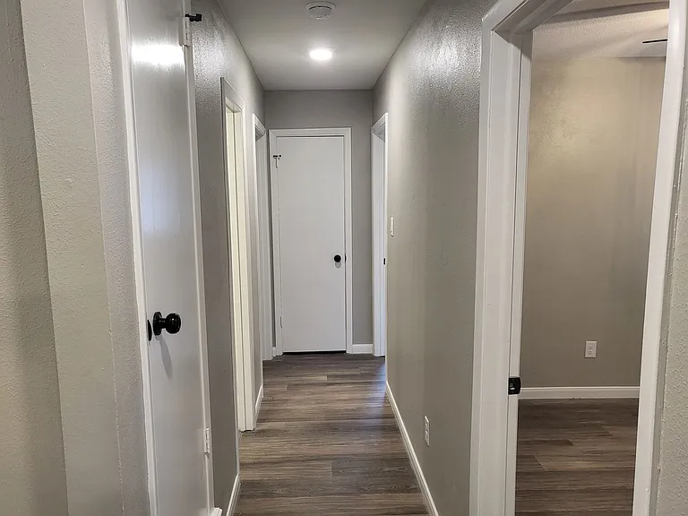 1213 Carroll Dr — Photo 15