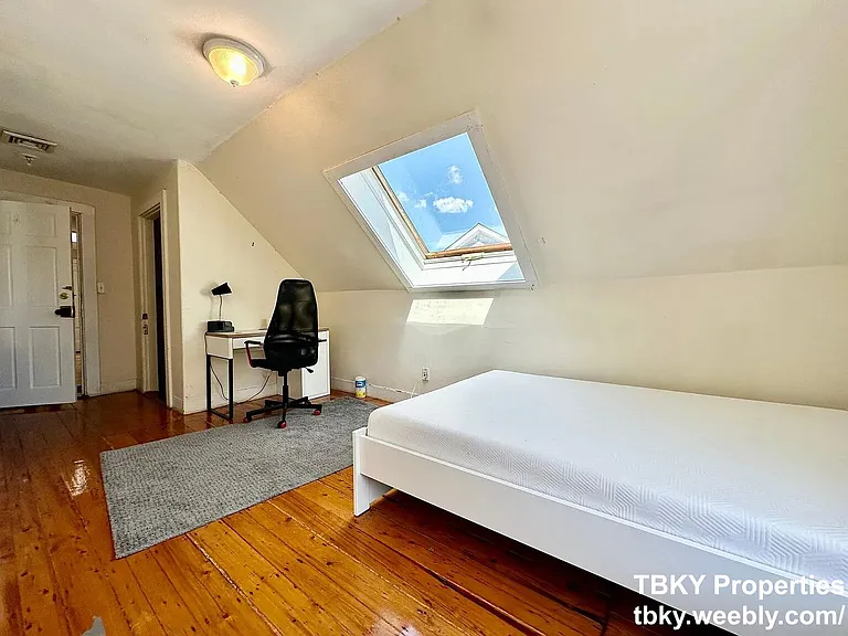 89 Linden St #20 — Photo 7