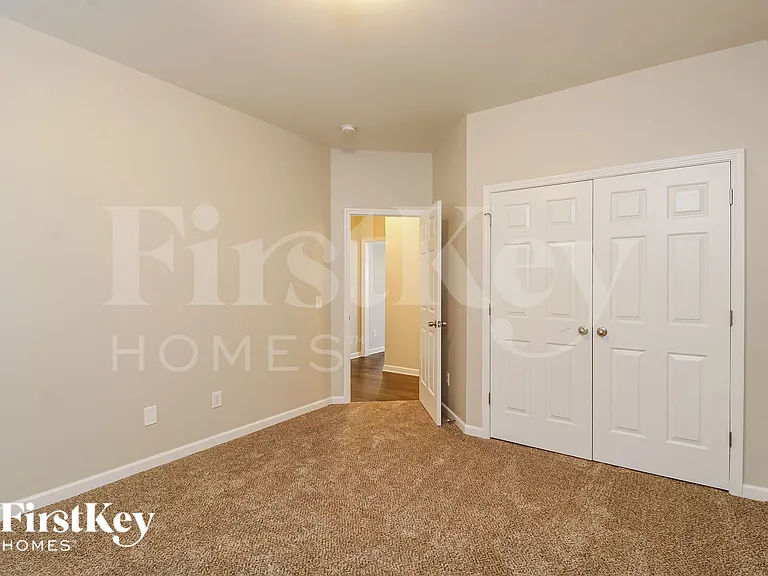 708 Hawthorn Ridge Dr — Photo 15