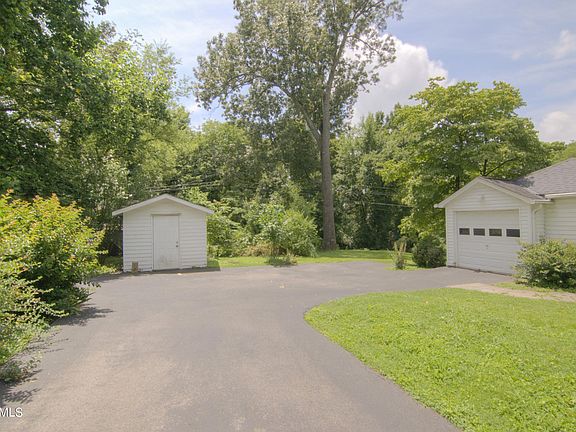 4th image of 207 Ailsie Dr