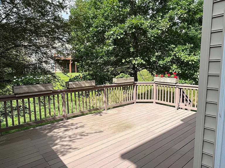 304 Arthur Ct #304 — Photo 45