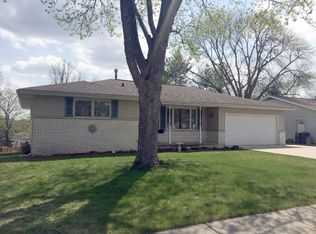 3202 W Wilshire Dr, Peoria, IL