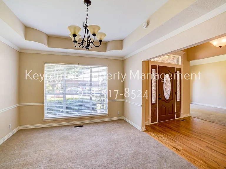 10119 S College Pl — Photo 16