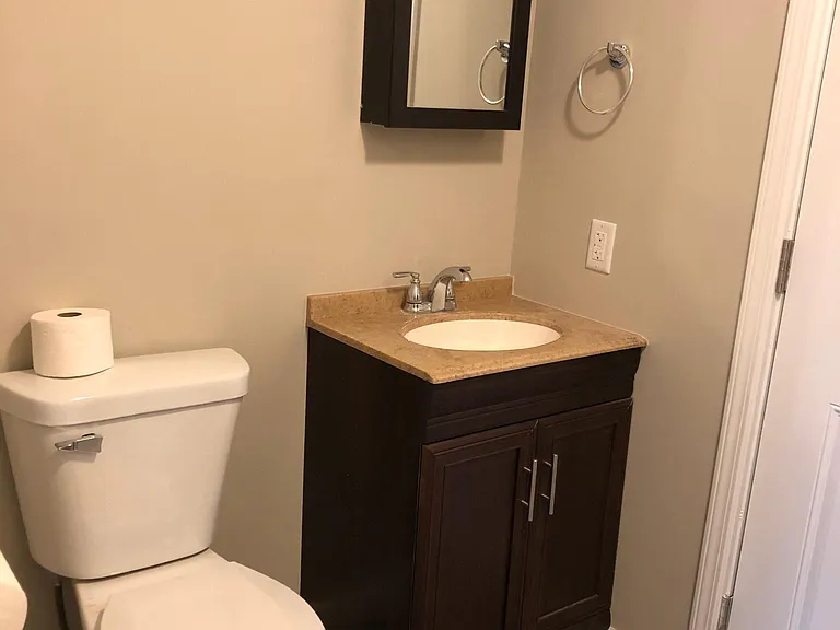 515 W Sexton Rd — Photo 3