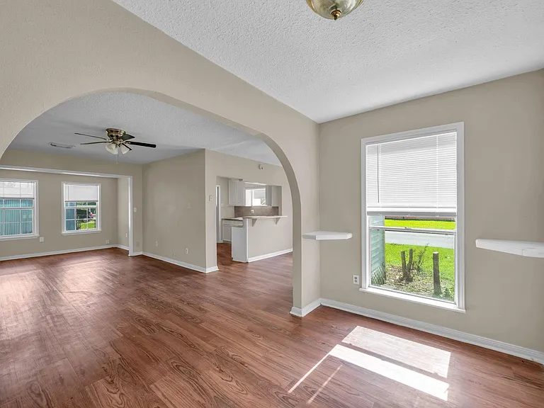 7304 Kinney St — Photo 14