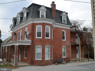 7 W Pennsylvania Ave, Stewartstown, PA 17363