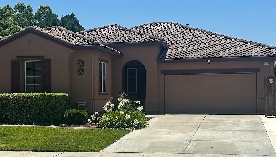 270 Wisteria Ln