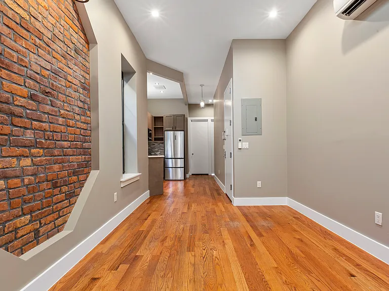 253 Hart St #2L — Photo 3