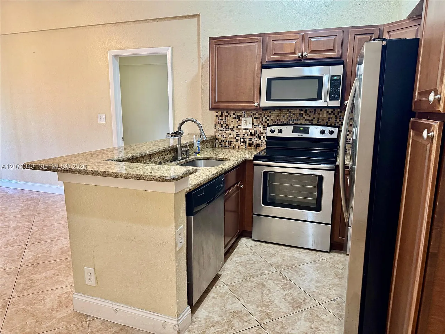 Coco Parc Condo — Photo 4