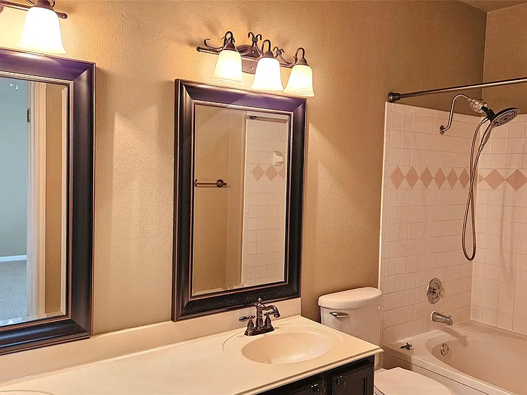 2100 Pipers Field Dr #4 — Photo 10