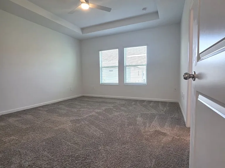 3330 Laurent Loop — Photo 18