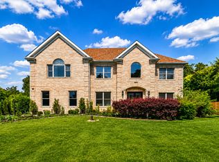 1685 Marion St, Roselle, IL 60172