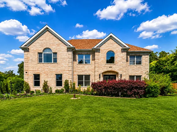 1685 Marion St, Roselle, IL 60172