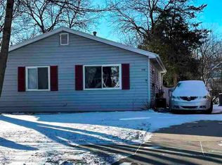 1708 Woodside Ave, Essexville, MI