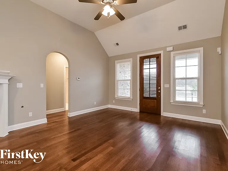 4902 E Margarette Cir — Photo 3