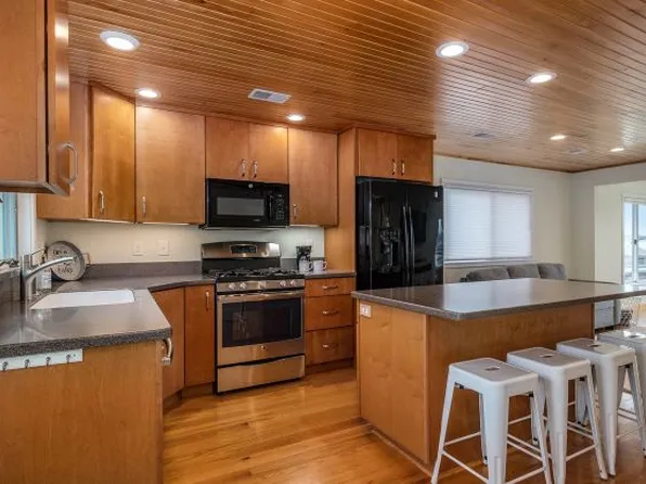 9034 Dexter Pinckney Rd, Pinckney, MI 48169