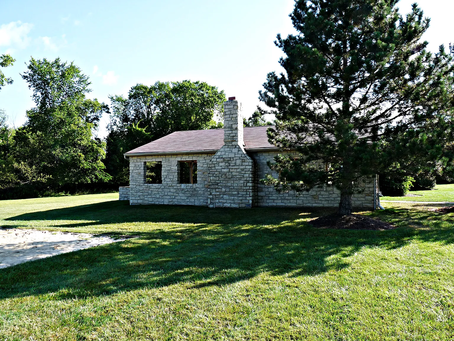 18006 Stony Point Dr photo 1