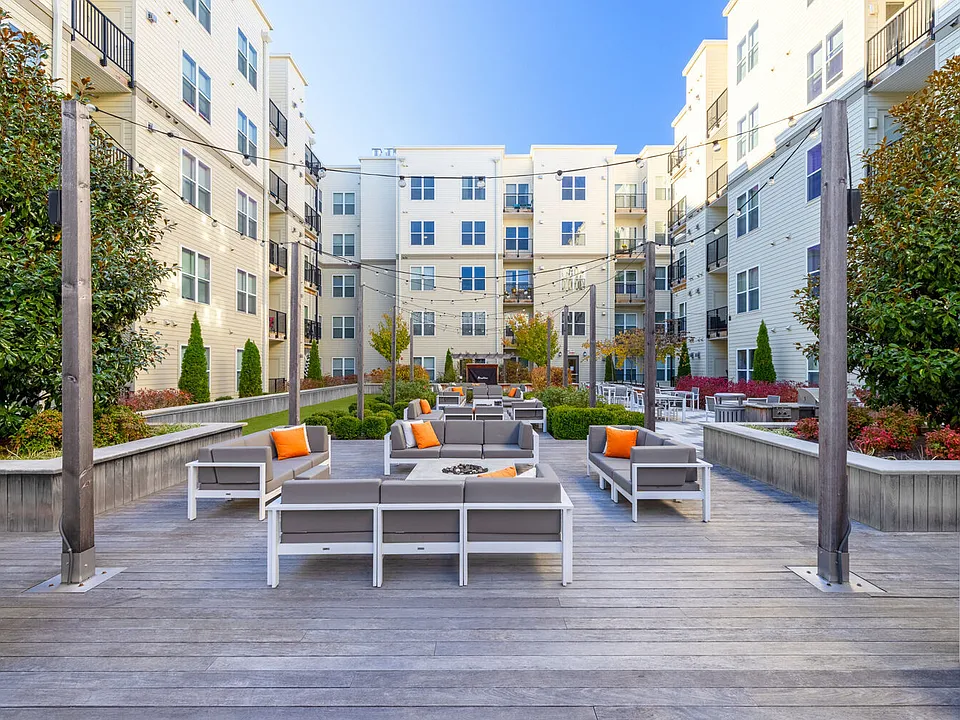 Esplanade at National Harbor apartments community photo