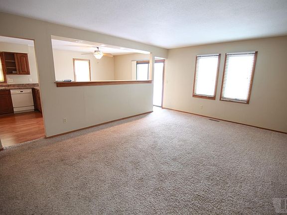 5th image of 1906 Woodfield Dr