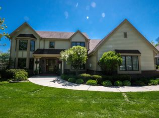 2220 S Misty Ct, New Berlin, WI 53151