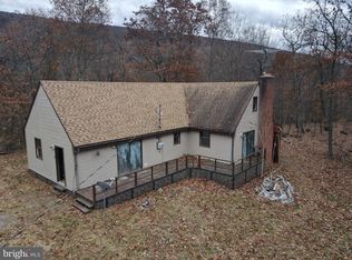 827 Cherry Ln, Berkeley Springs, WV 25411