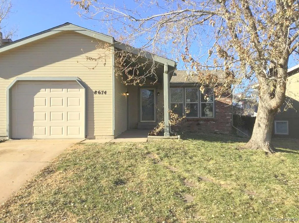 3 bed, 3.5 bath, 864 sqft, $2,350 — Photo 1