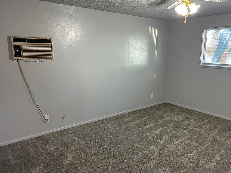 7523 S Cowen St — Photo 14