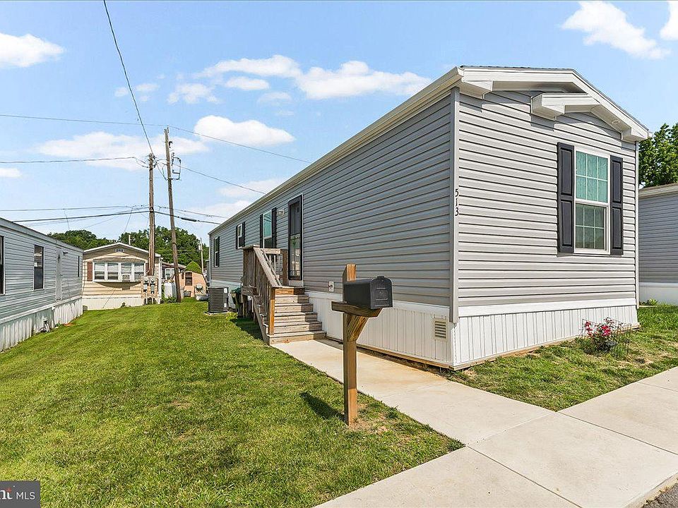 1st image of 513 Canter Rd #128