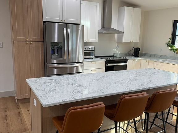5th image of 232 SE Kings Bay Dr