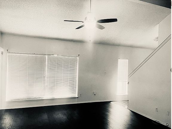 3rd image of 1821 Palo Alto Dr