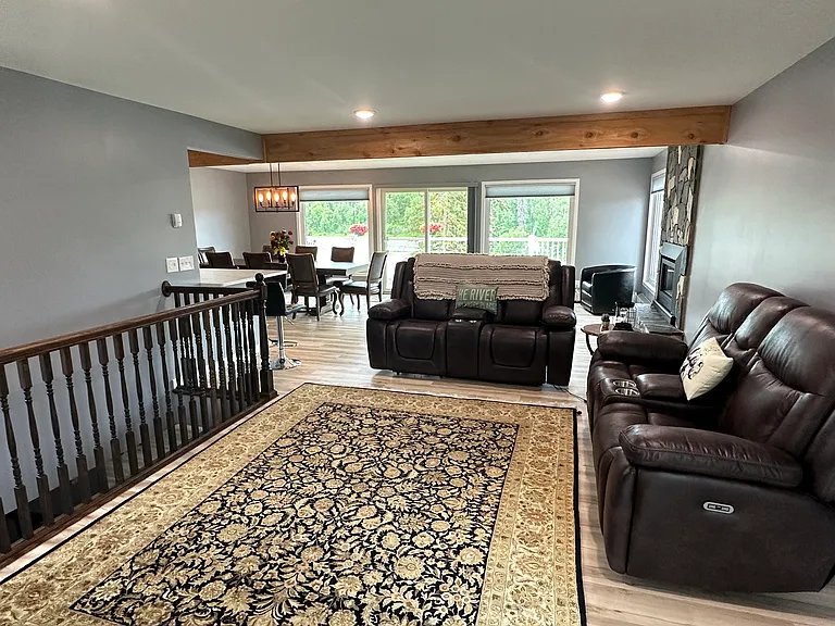 309 Riverside Dr — Photo 10