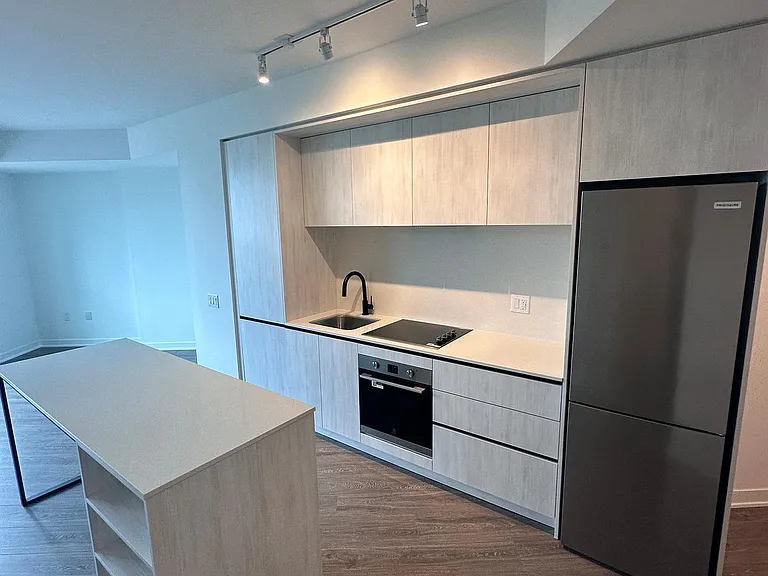 2495 Eglinton Ave W #608 — Photo 9