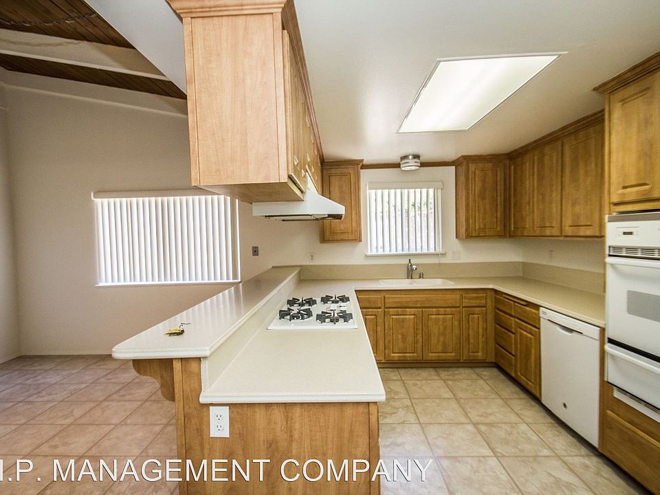 2nd image of 345 Plumas Ave