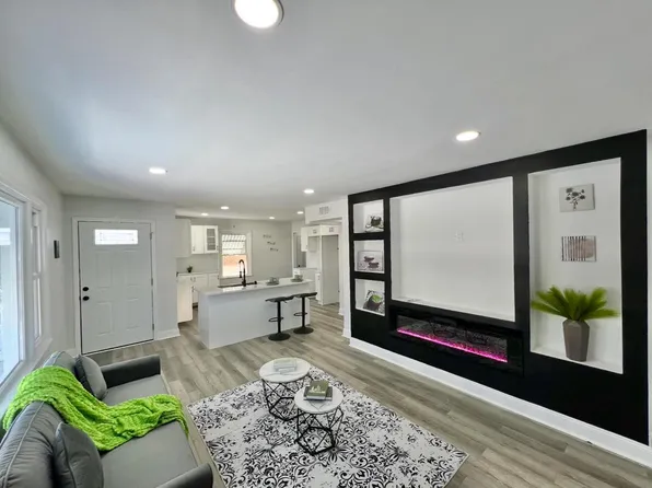 3711 South 52nd STREET, Milwaukee, WI 53220