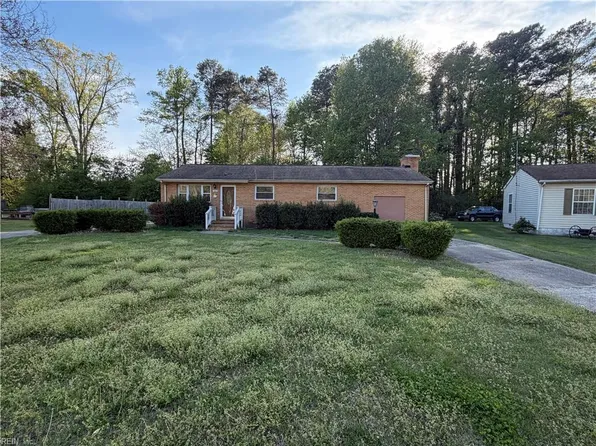 107 Carver Pl, Yorktown, VA 23692