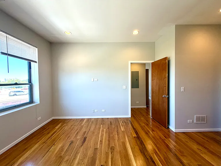 2157 N Damen Ave #305 — Photo 24