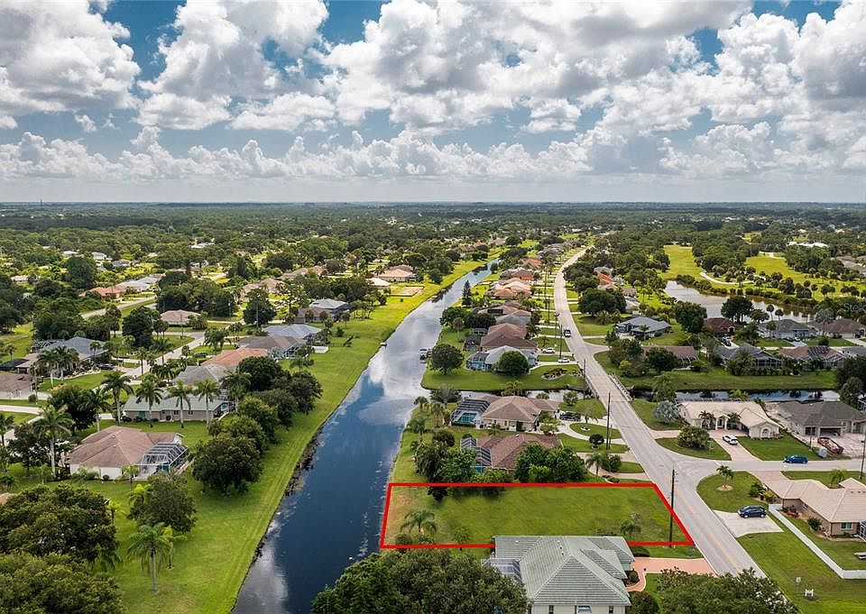 1st image of 557 Rotonda Cir