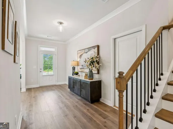 5556 Keswick Dr, Flowery Branch, GA 30542