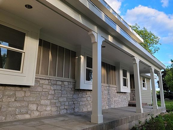 4th image of 2450 Deerfield Ct