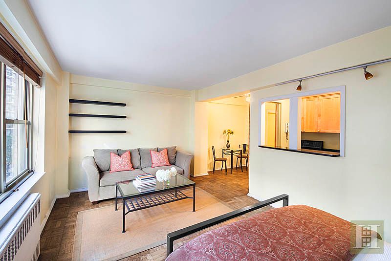 1st image of 415 E 52nd St APT 3AC