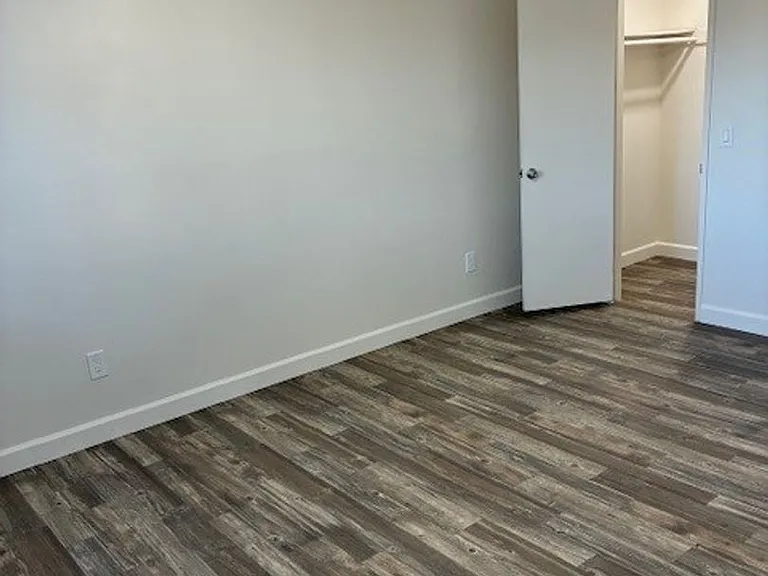 Summit Creek Apartments — Photo 35