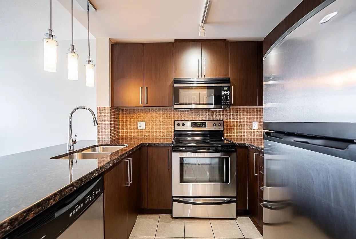 2 bed, 780 sqft, $2,550 — Photo 2
