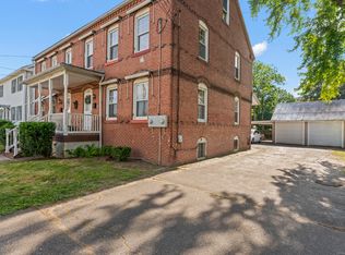 28 Chestnut St, Windsor Locks, CT 06096