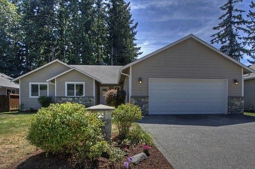 3rd image of 3722 94th Pl NE