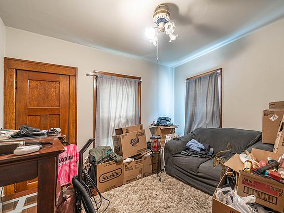 2nd image of 70 Perry St