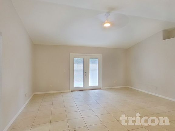 3rd image of 3109 Camphor Dr